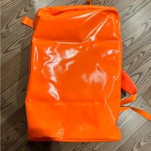 Baboon to the Moon 40L